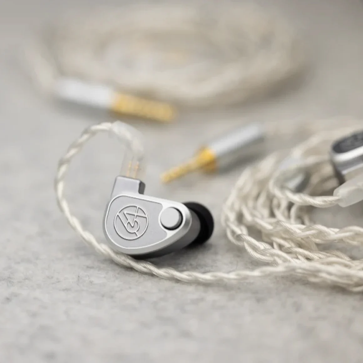 64 Audio - U12t 2025 - Image 10