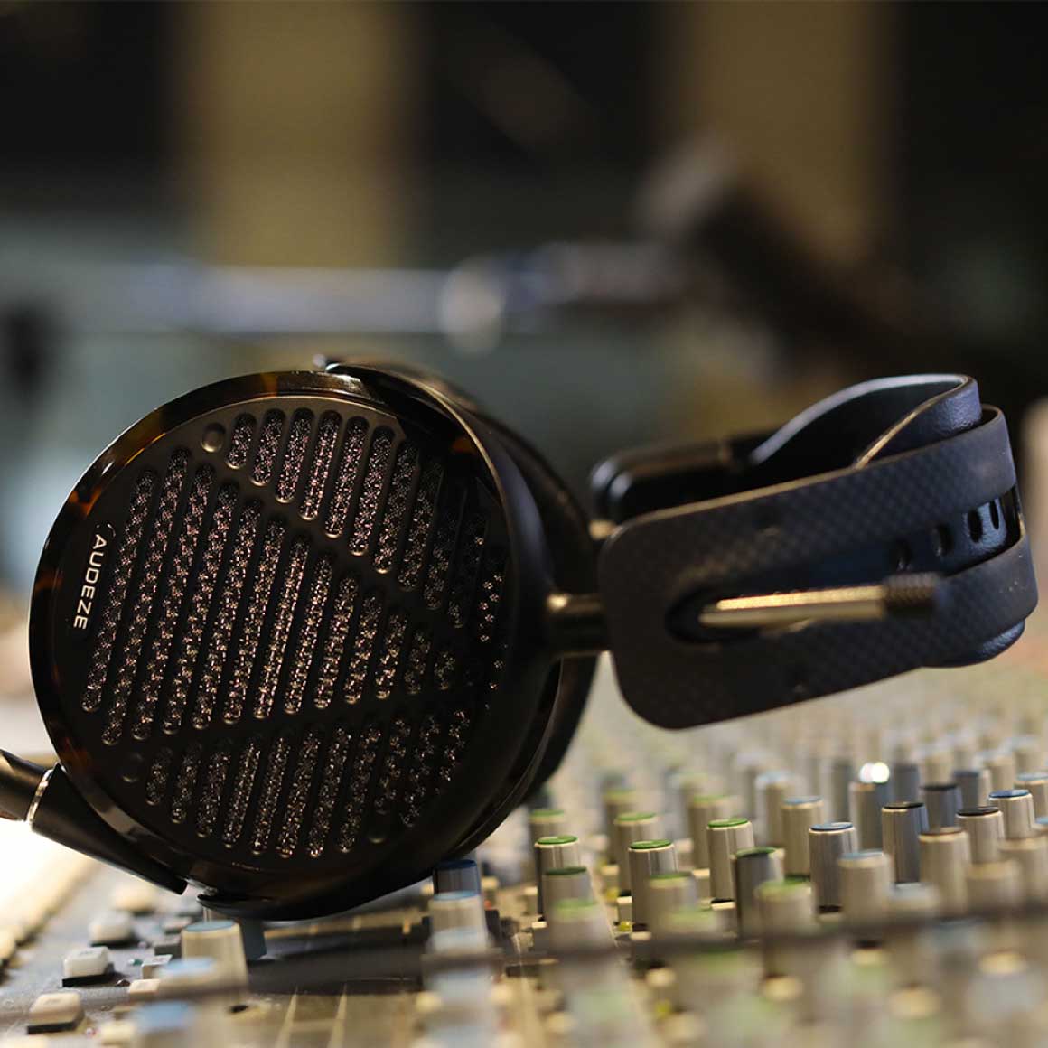 Audeze - LCD-5 - Image 11