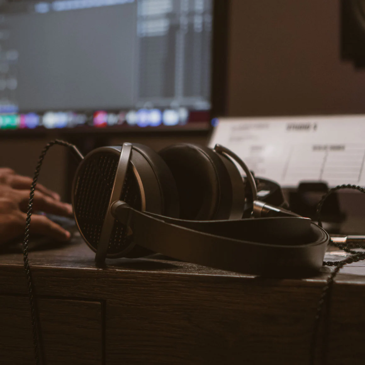 Audeze - MM-100 - Image 10