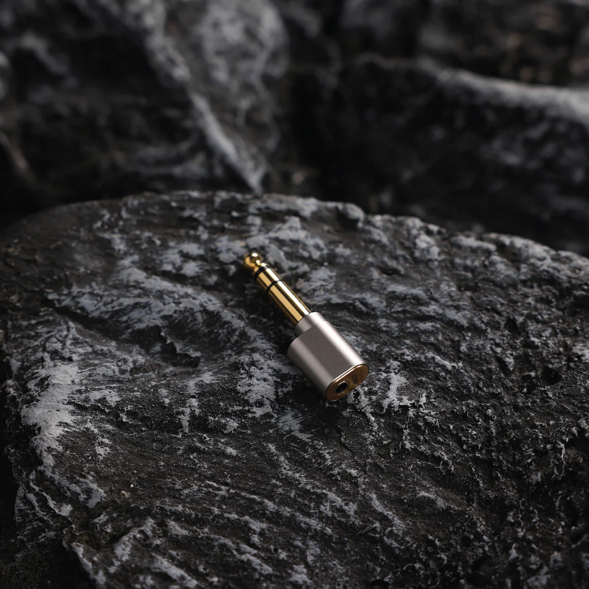 ddHiFi - DJ65A(AL) 3.5mm Female to 6.35mm Male Adapter - Image 5