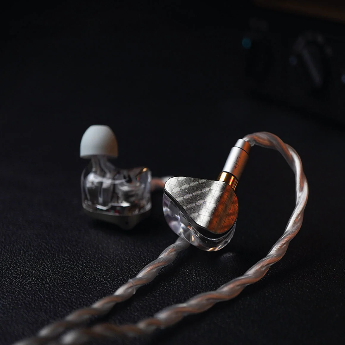 ddHiFi x Moondrop - Surface - Image 6