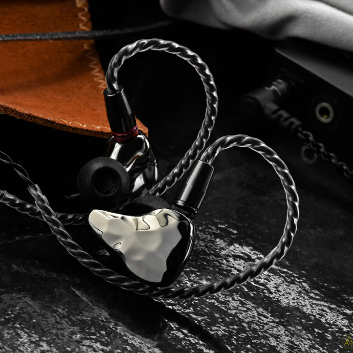 IKKO - OH10 Obsidian - Image 16
