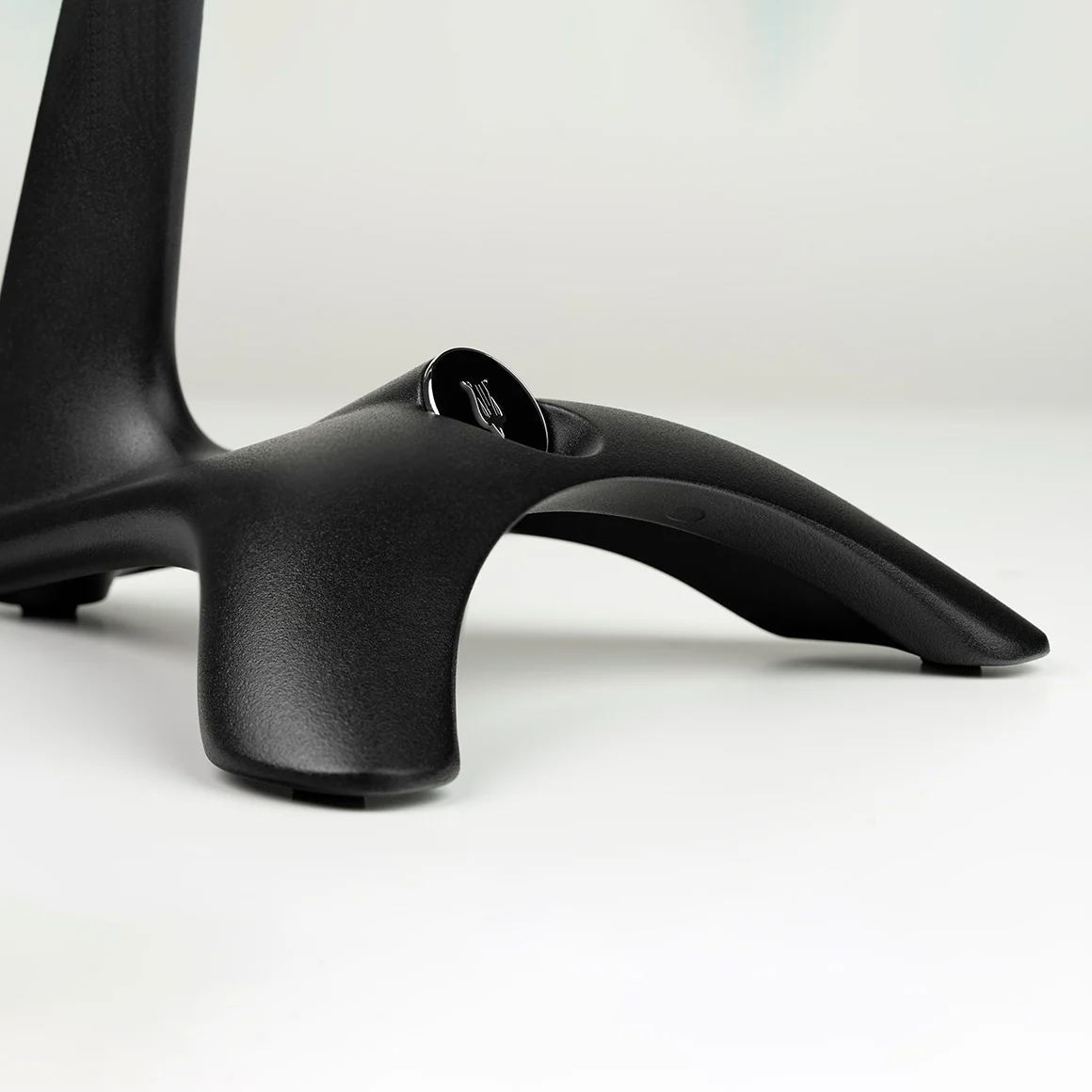 Meze - Manta Headphone Stand - Image 10