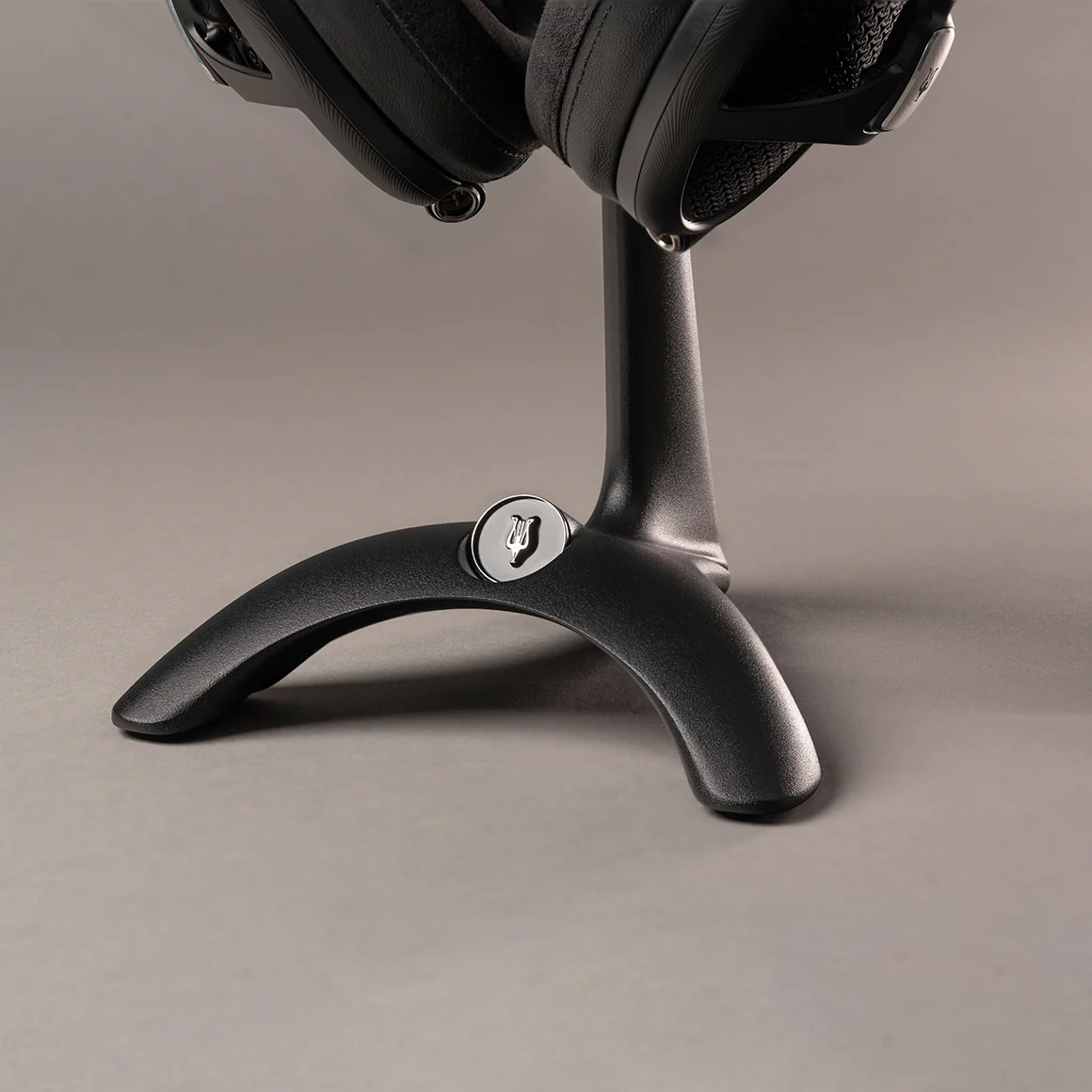 Meze - Manta Headphone Stand - Image 16
