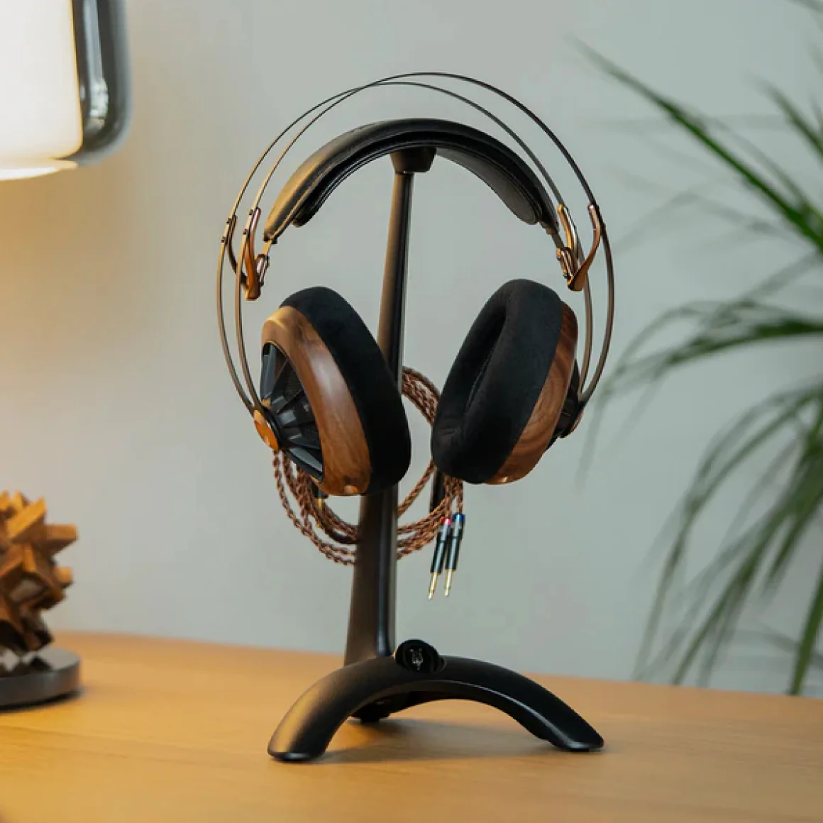 Meze - Manta Headphone Stand - Image 20