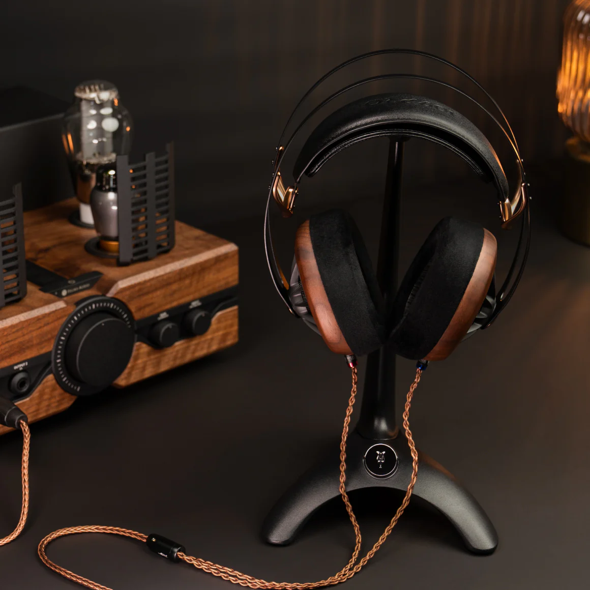 Meze - Manta Headphone Stand - Image 21