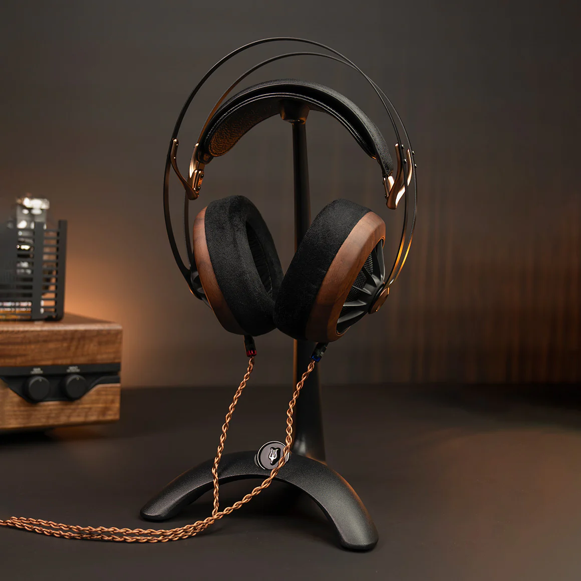 Meze - Manta Headphone Stand - Image 24