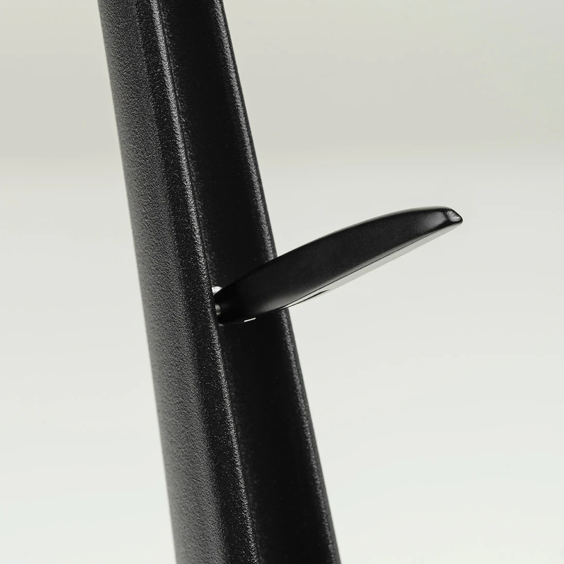 Meze - Manta Headphone Stand - Image 8