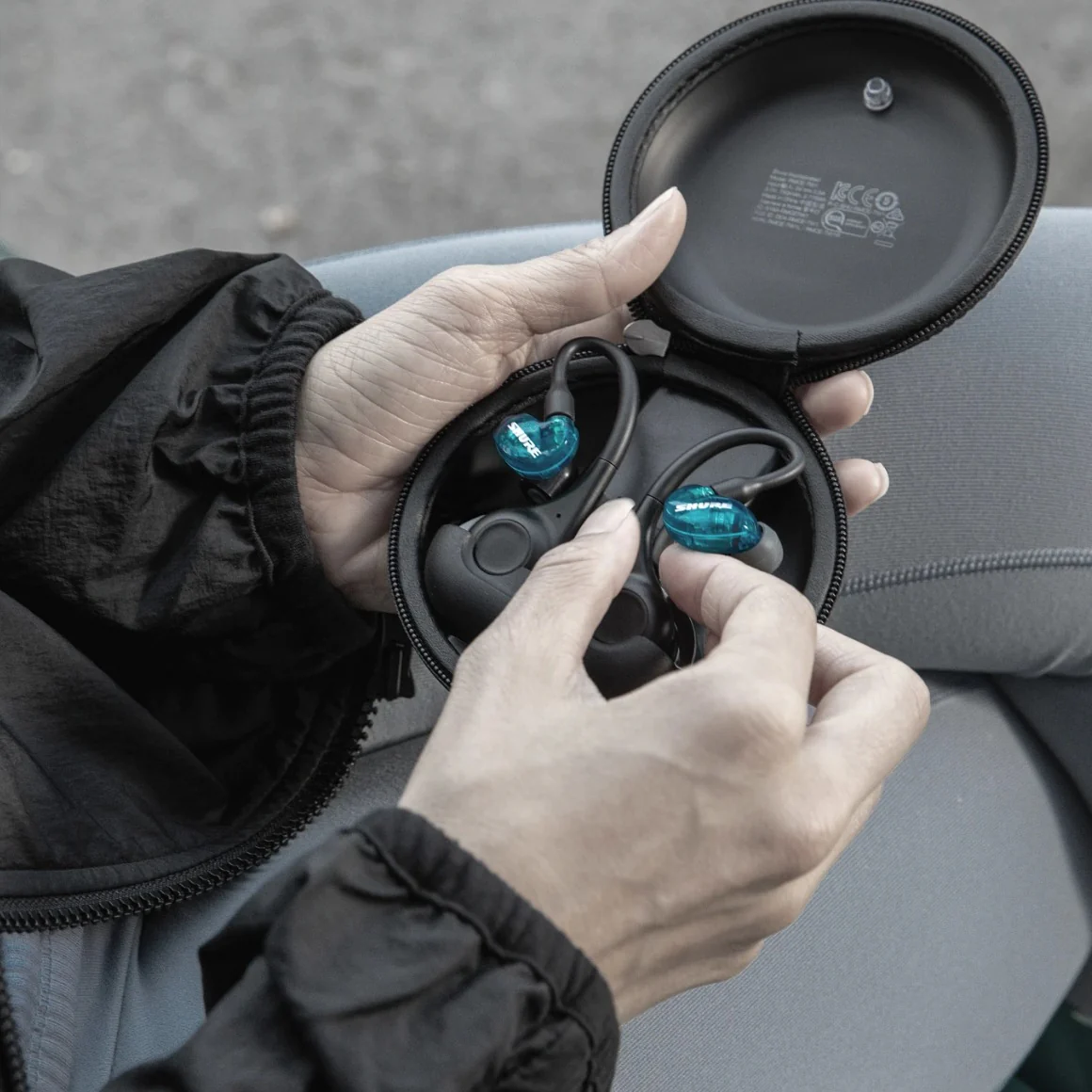 Shure - AONIC 215 True Wireless Gen 2 - Image 11